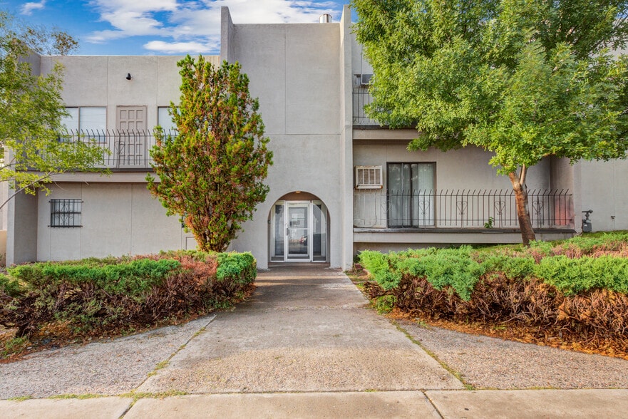 More Photos Of 200 Hermosa Dr NE, Albuquerque Apartments For Sale