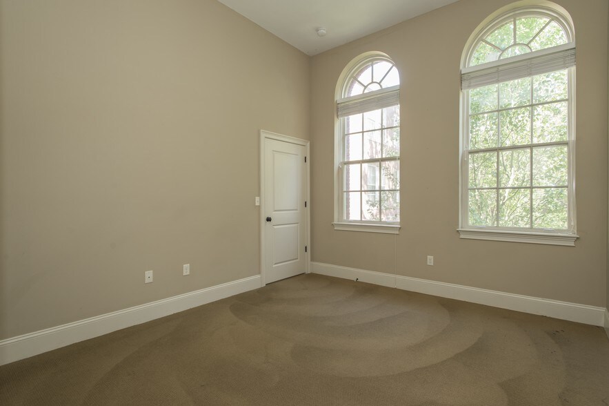 More Photos Of 28 Chestnut St, Foxborough Apartments For Sale