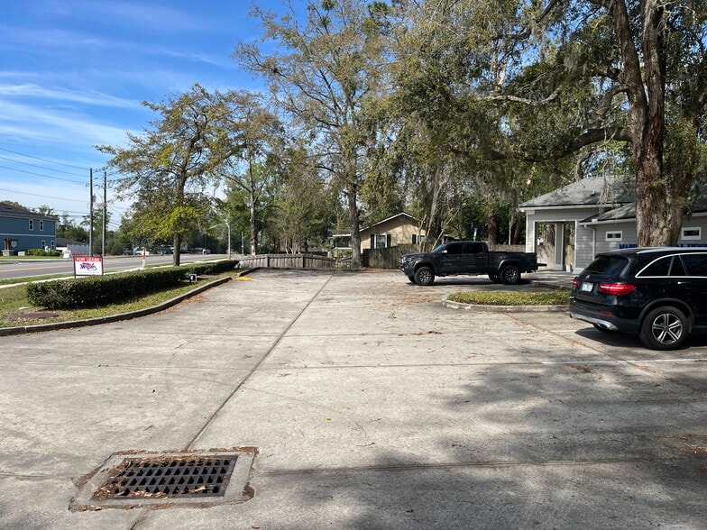 More Photos Of 8141 Ramona Blvd, Jacksonville Medical For Lease