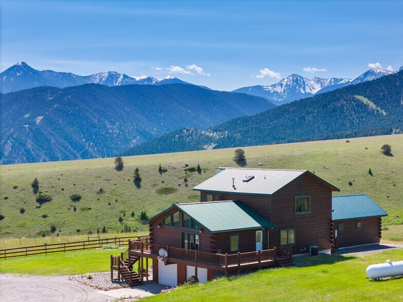 More Photos Of 29 Wineglass Loop S, Livingston Specialty For Sale