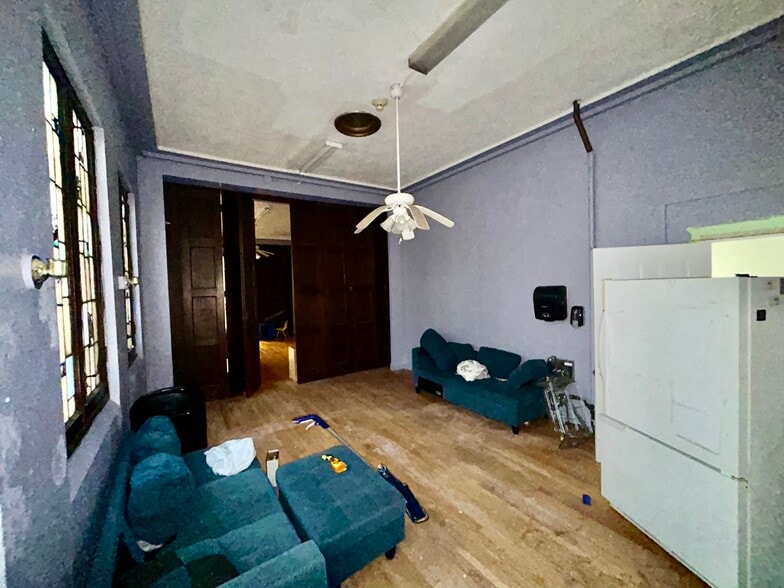 More Photos Of 2324 W 111th St, Chicago Apartments For Lease