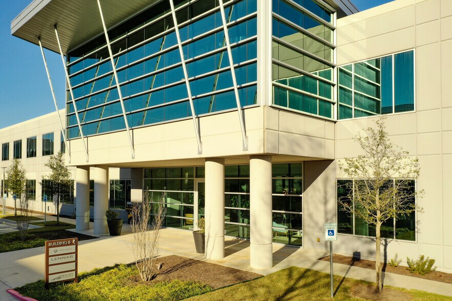 More Photos Of 13620 Ranch Road 620 N, Austin Unknown For Lease