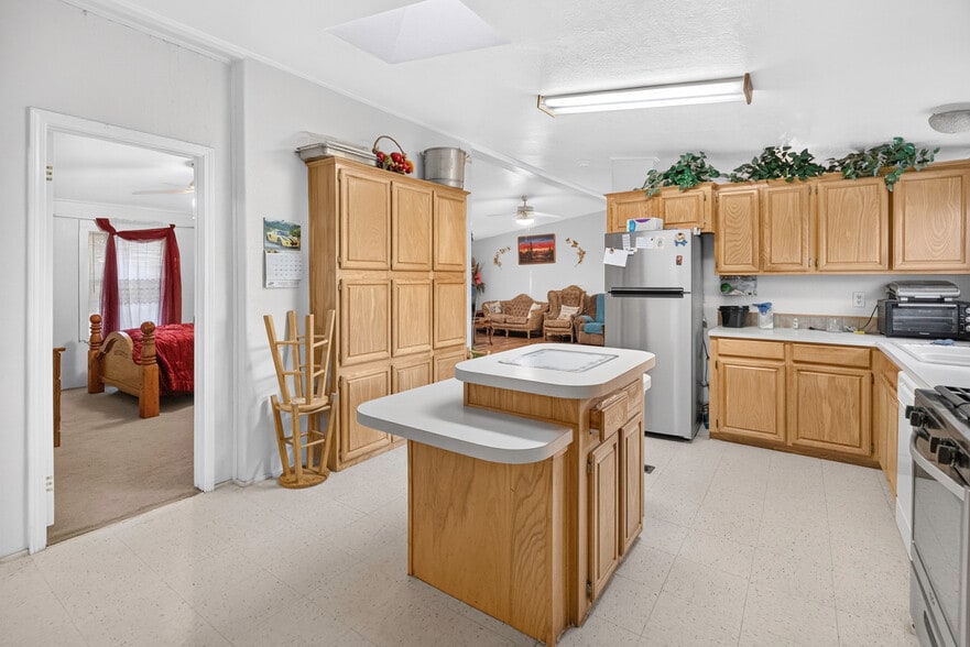 More Photos Of 611 W Main St, Fabens Apartments For Sale