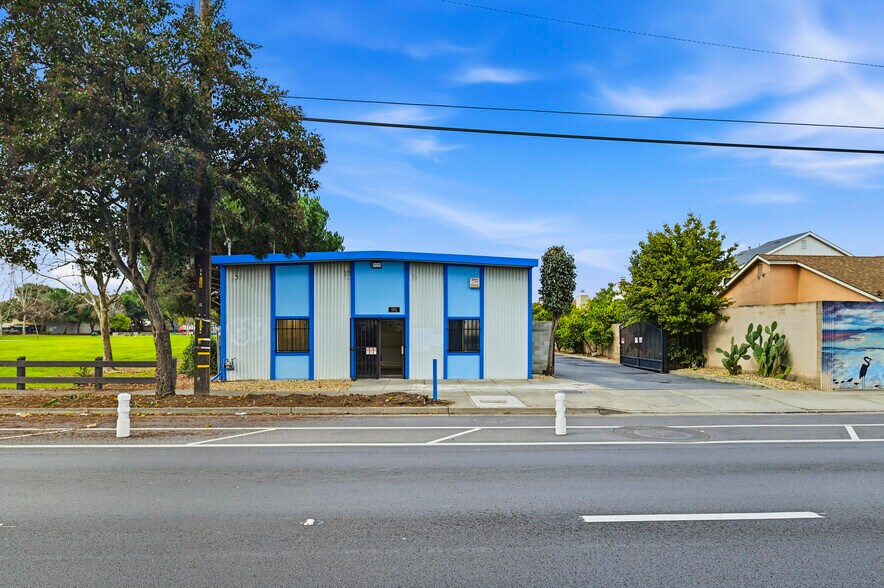 Primary Photo Of 593 Industrial Pky, Hayward Warehouse For Sale