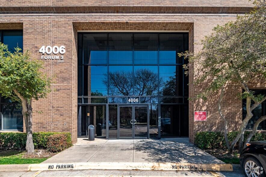 More Photos Of 4004 Belt Line Rd, Addison Unknown For Lease