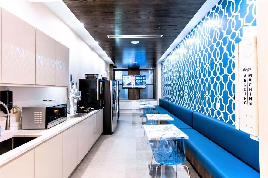 More Photos Of 515 Madison Ave, New York Coworking Space