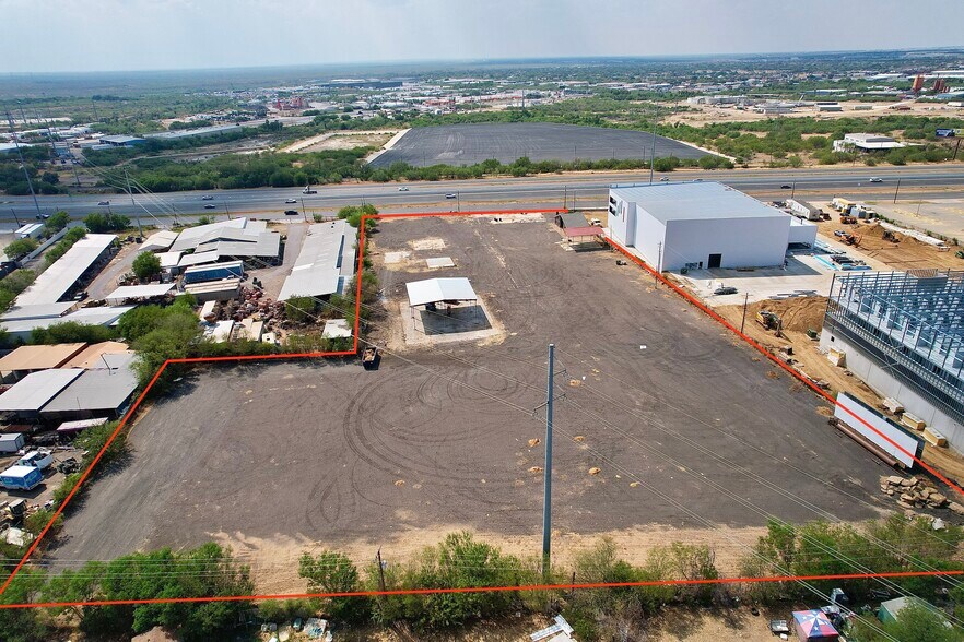 More Photos Of 8301-8319 San Dario Ave, Laredo Land For Lease