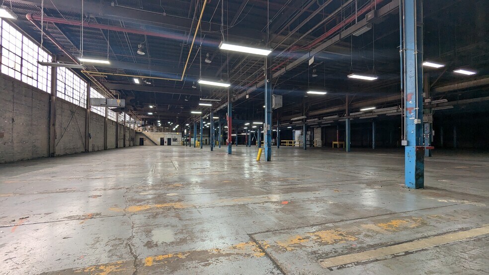 More Photos Of 4800 S Kilbourn Ave, Chicago Warehouse For Sale