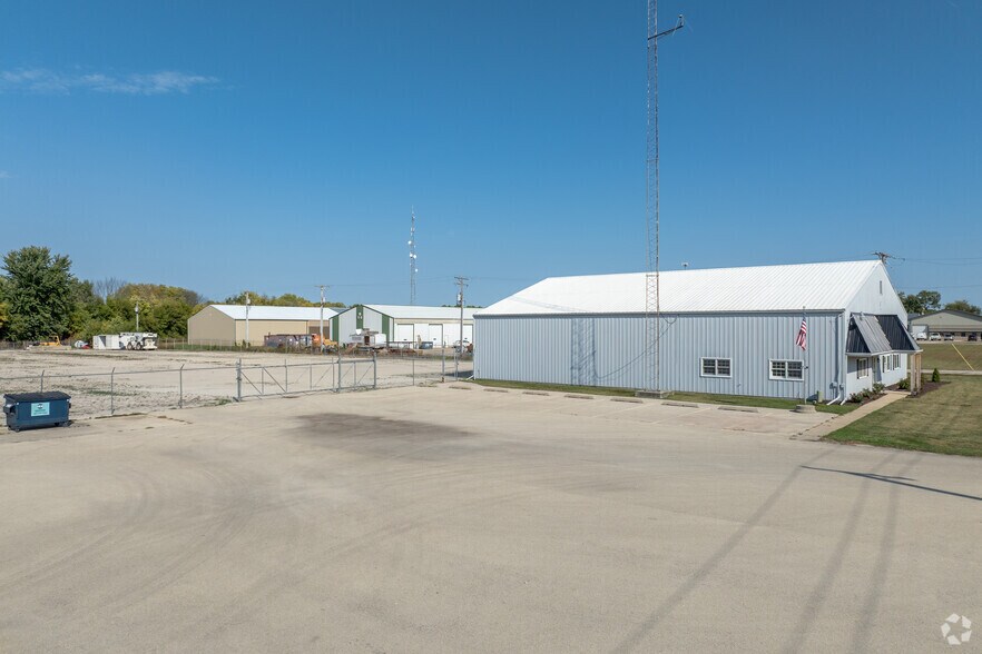 More Photos Of 950 Gore Rd, Morris Warehouse For Lease