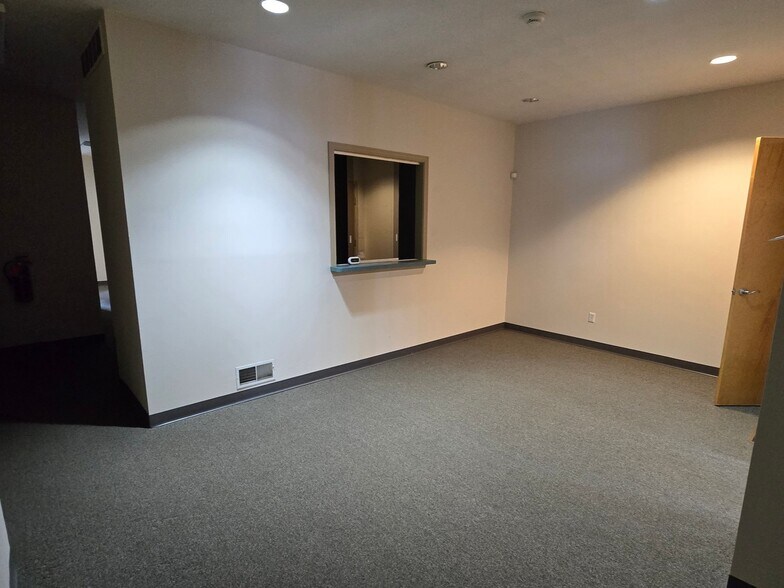 More Photos Of 45 Webster Commons Blvd, Webster Medical For Lease