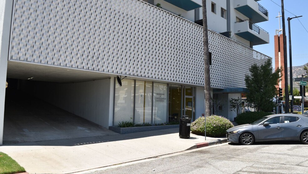 More Photos Of 1155 N Brand Blvd, Glendale Apartments For Lease