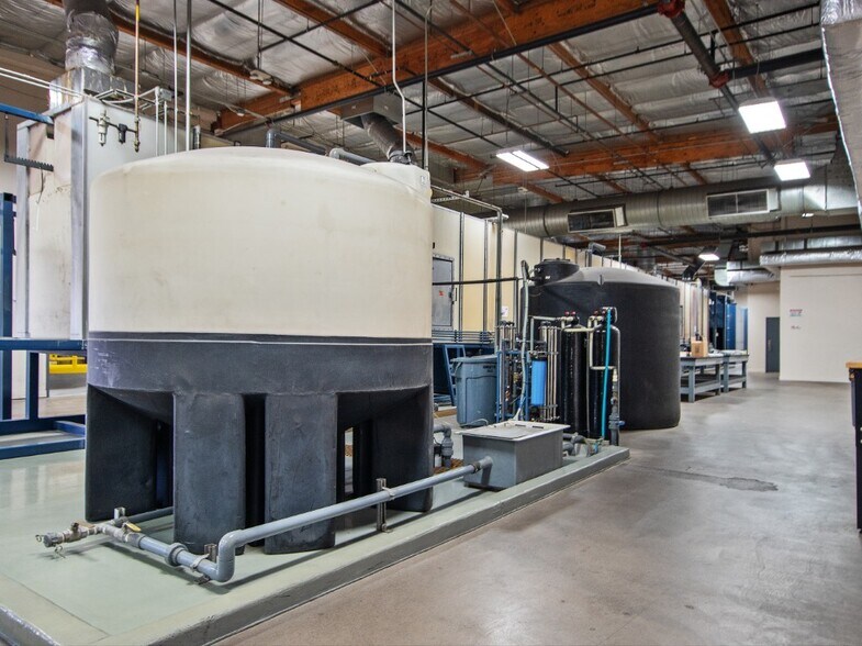 More Photos Of 2400 S Roosevelt St, Tempe Warehouse For Sale