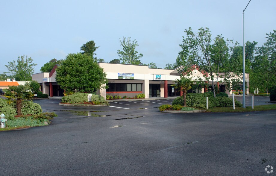 More Photos Of 3825 Market St, Wilmington General Retail For Lease