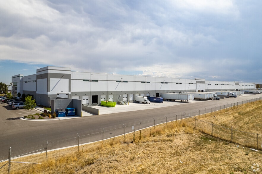 More Photos Of 5303 Havana St, Denver Warehouse For Lease