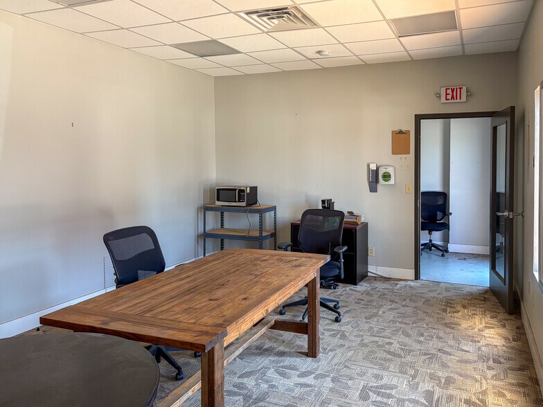 More Photos Of 2231 Technical Pky, Charleston Office For Lease