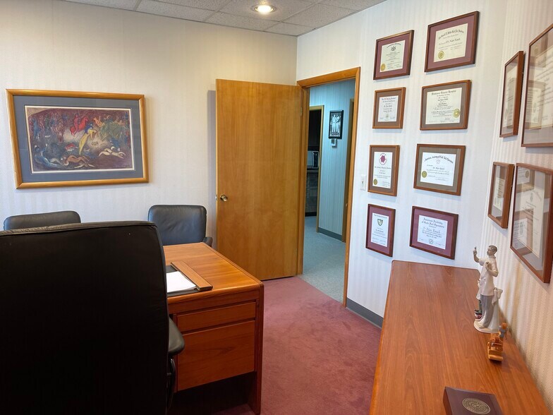 More Photos Of 1553 State Route 27, Somerset Medical For Sale