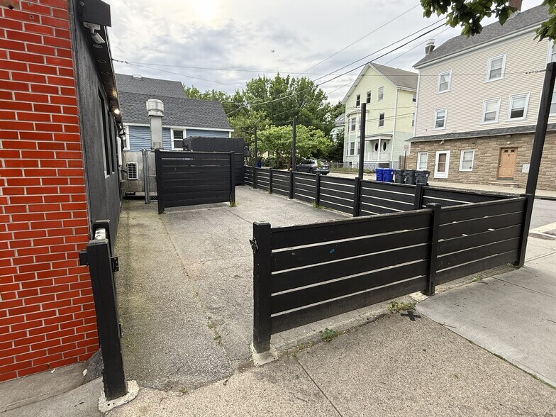More Photos Of 146 Ives St, Providence Restaurant For Lease