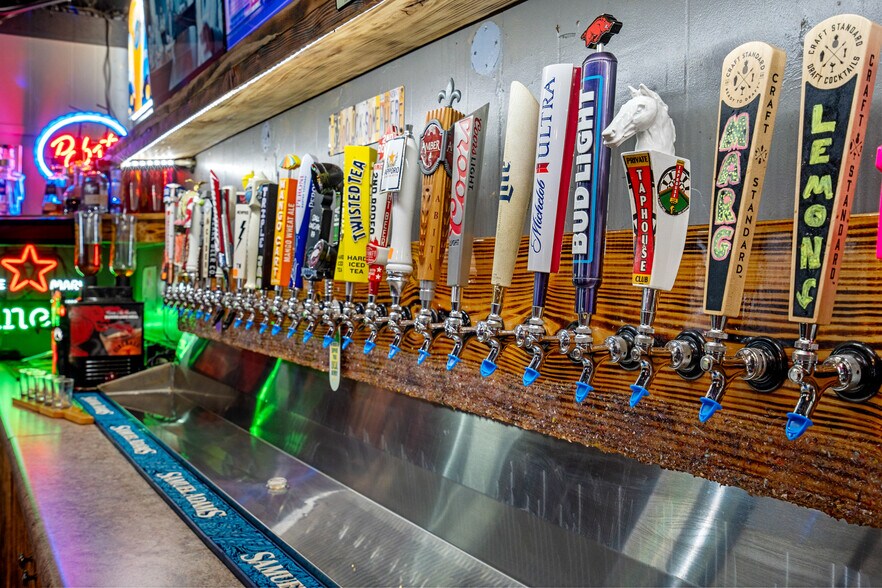 More Photos Of 816 Albert Pike Rd, Hot Springs Bar For Sale