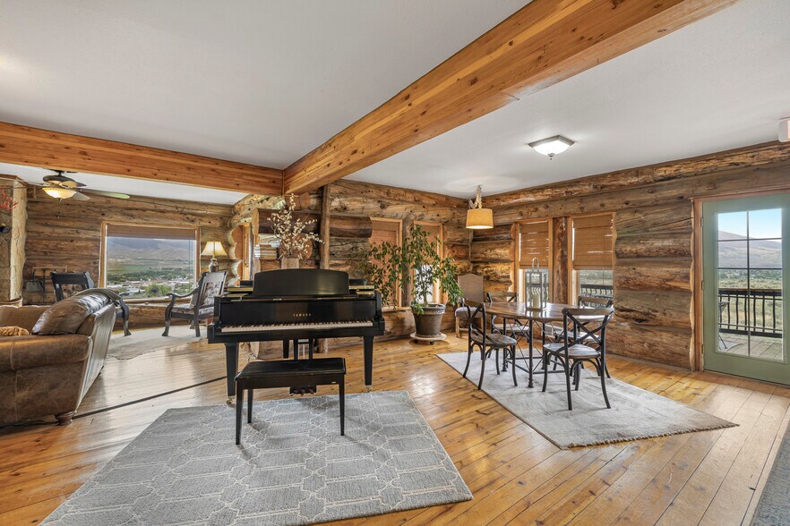 More Photos Of 13 Gott Ln, Salmon Hospitality For Sale
