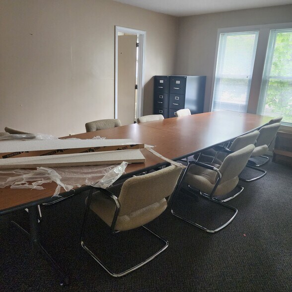 More Photos Of 401 N Spring St, Independence Apartments For Sale