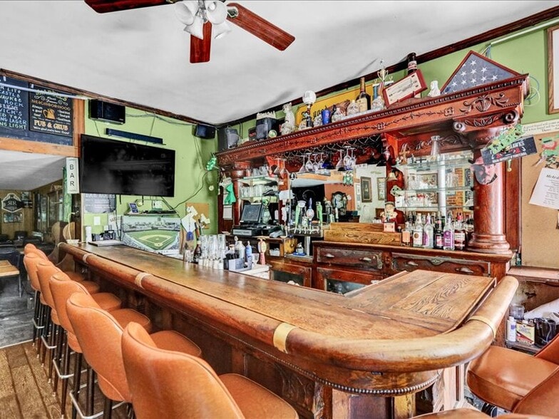 More Photos Of 1634 Moselem Springs Rd, Hamburg Storefront Retail Residential For Sale