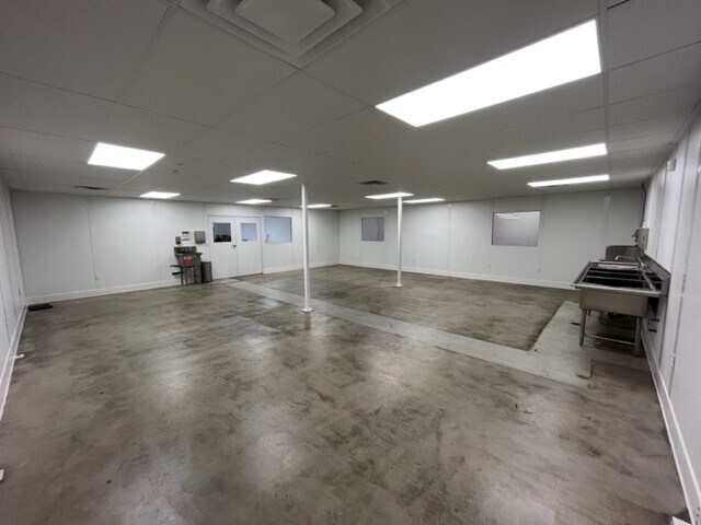 More Photos Of 1471 W 15th St, Long Beach Warehouse For Lease