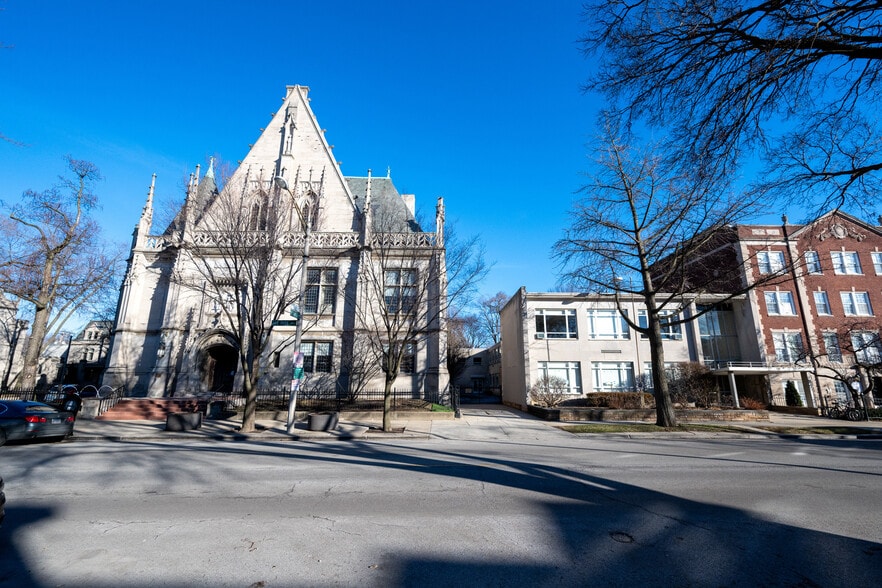 More Photos Of 200 S Oak Park Ave, Oak Park Schools For Sale