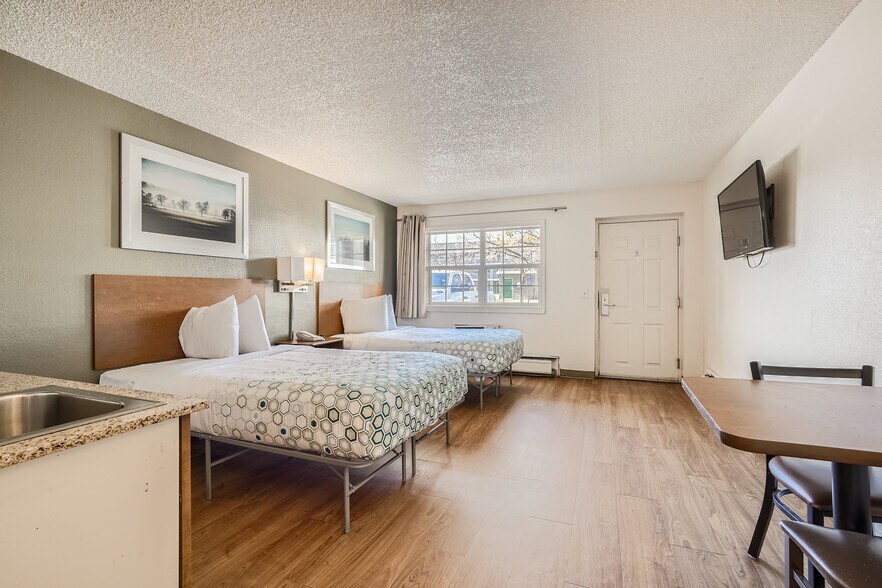 More Photos Of 715 Kipling St, Lakewood Hotel For Sale