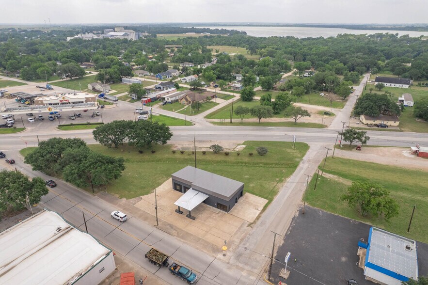 More Photos Of 401 E Main St, Eagle Lake Restaurant For Sale