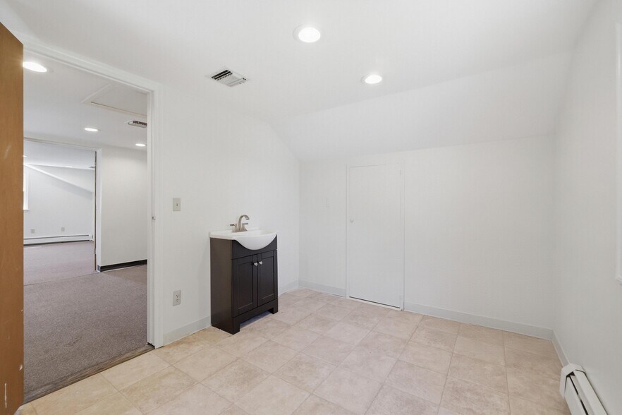 More Photos Of 75 Route 23, Franklin Office Residential For Lease