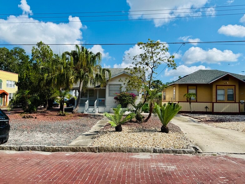 More Photos Of 2111 W North B St, Tampa Specialty For Sale
