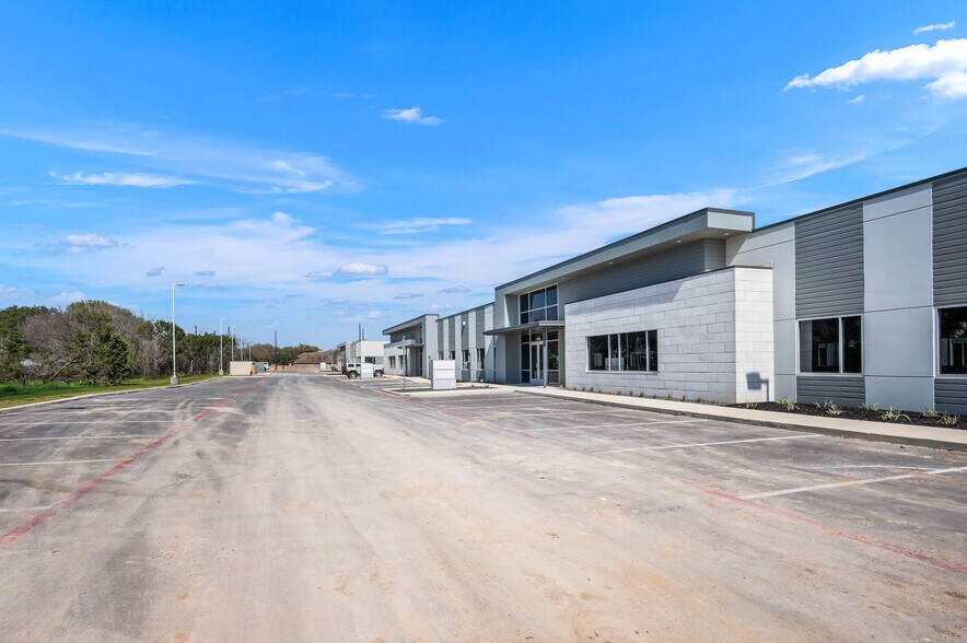 More Photos Of 4318 De Zavala Rd, San Antonio Office For Lease