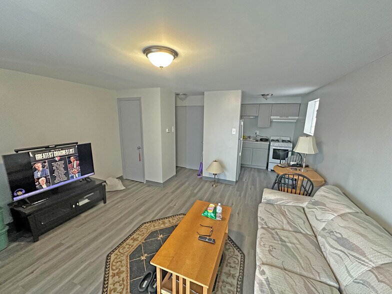 More Photos Of 551-561 Wentworth Ave, Calumet City Apartments For Sale