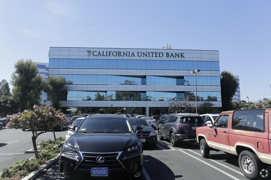 More Photos Of 1025 W 190th St, Gardena Office For Lease