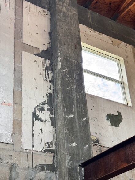 More Photos Of 701 W King St, Cocoa Warehouse For Sale