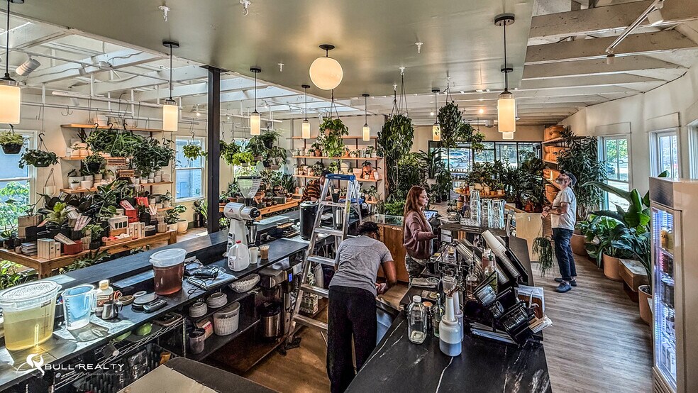 More Photos Of 1336 Glenwood Ave, Atlanta Restaurant For Sale