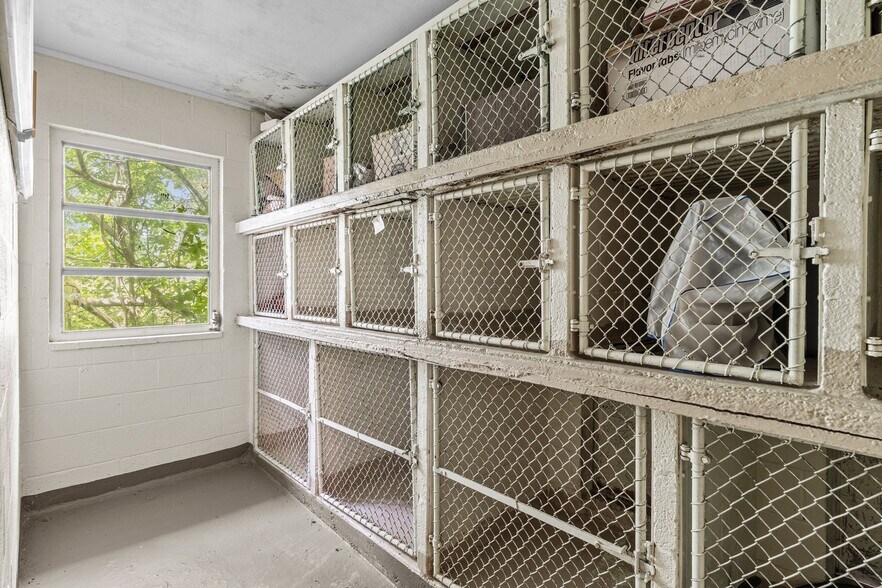 More Photos Of 3522 James B White Hwy, Whiteville Veterinarian Kennel For Sale