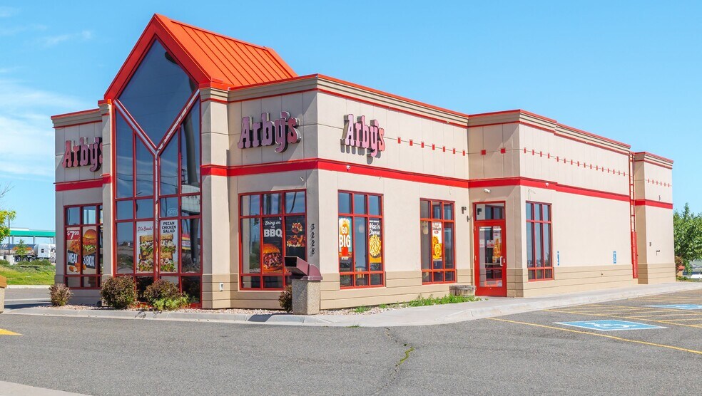 Primary Photo Of 3228 W College Dr, Cheyenne Fast Food For Sale