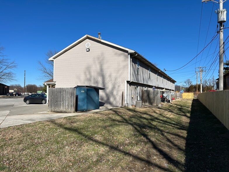 More Photos Of 2206 E Macs Ct, Springfield Apartments For Sale