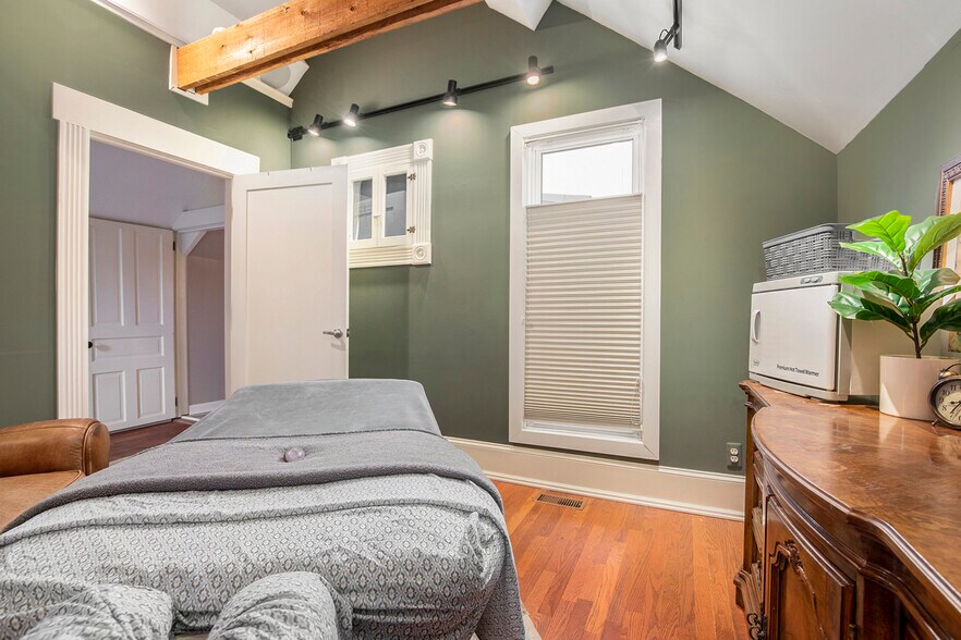 More Photos Of 149 W Saint Clair St, Romeo Medical For Sale