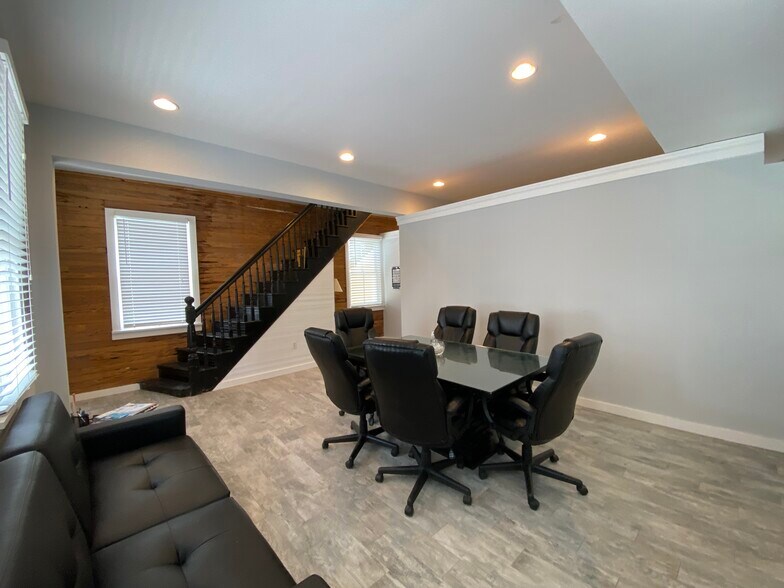 More Photos Of 405 Petronia St, Key West General Retail For Sale