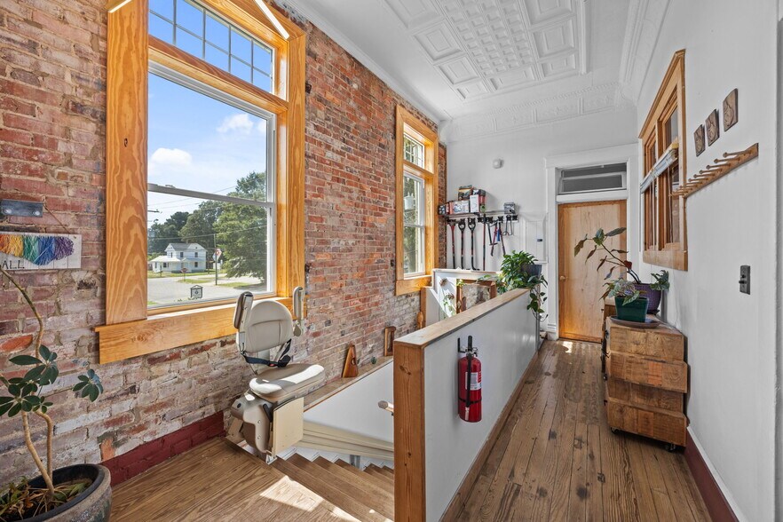 More Photos Of 4096 West Ave, Ayden General Retail For Sale