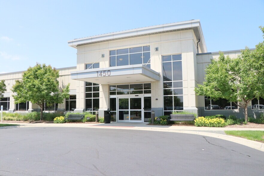 More Photos Of 1450 Busch Pky, Buffalo Grove Office For Lease