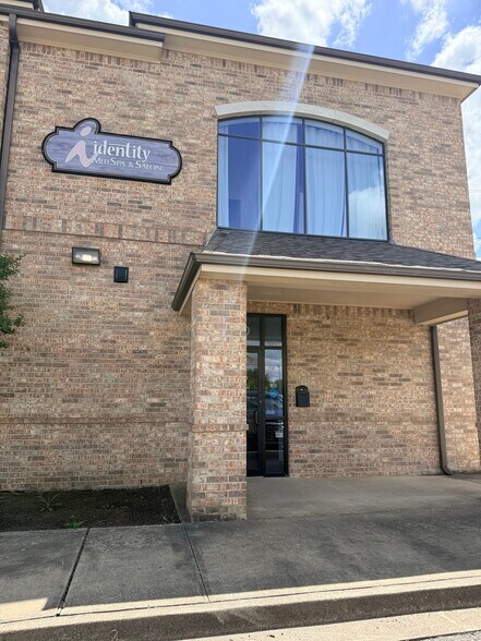 More Photos Of 2140 W Grande Blvd, Tyler Medical For Lease