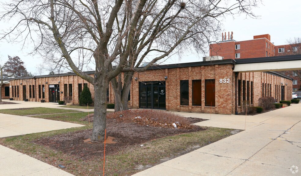 More Photos Of 832 E Rand Rd, Mount Prospect Office For Sale