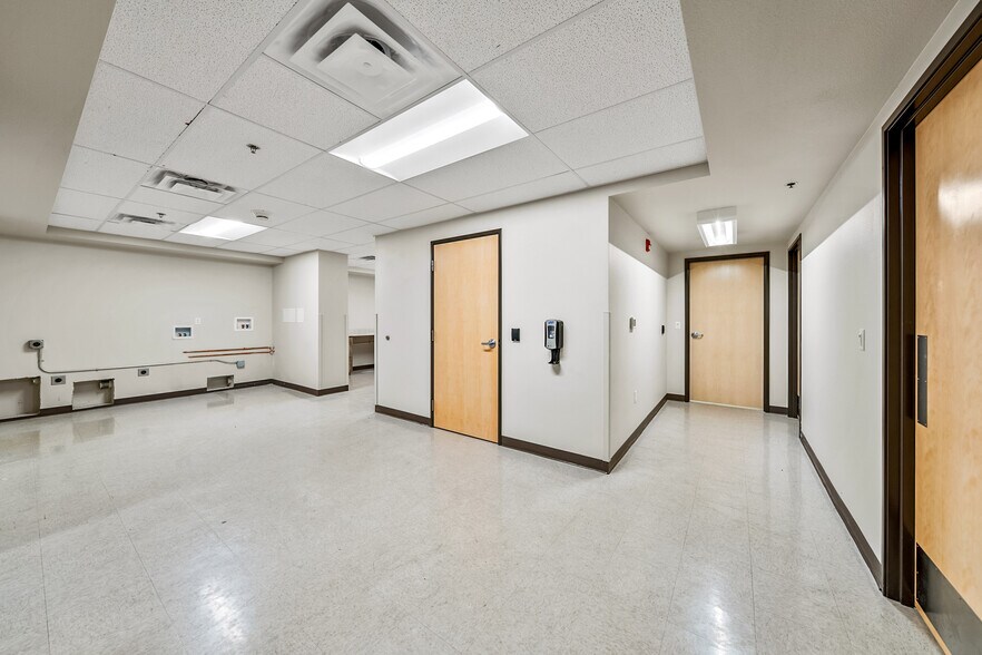 More Photos Of 2166 NW Vine St, Grants Pass Medical For Sale