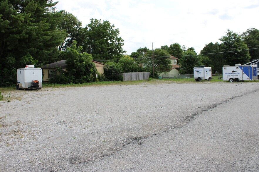 More Photos Of 150 W Clinton St, Danville Light Distribution For Sale