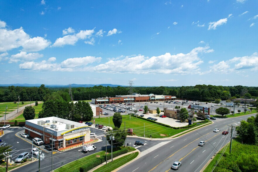 Primary Photo Of 2500 Springs Rd, Hickory Unknown For Lease