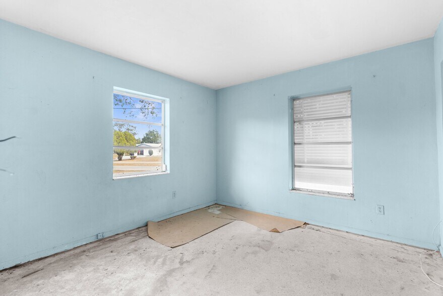 More Photos Of 11533 Spring Hill Dr, Spring Hill Office Residential For Sale