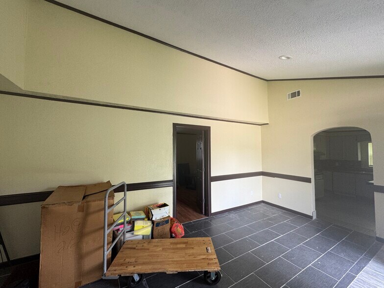 More Photos Of 2924 Byley Blvd, Orange Assisted Living For Lease